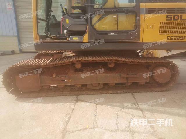 单侧履带整体（整机外观）