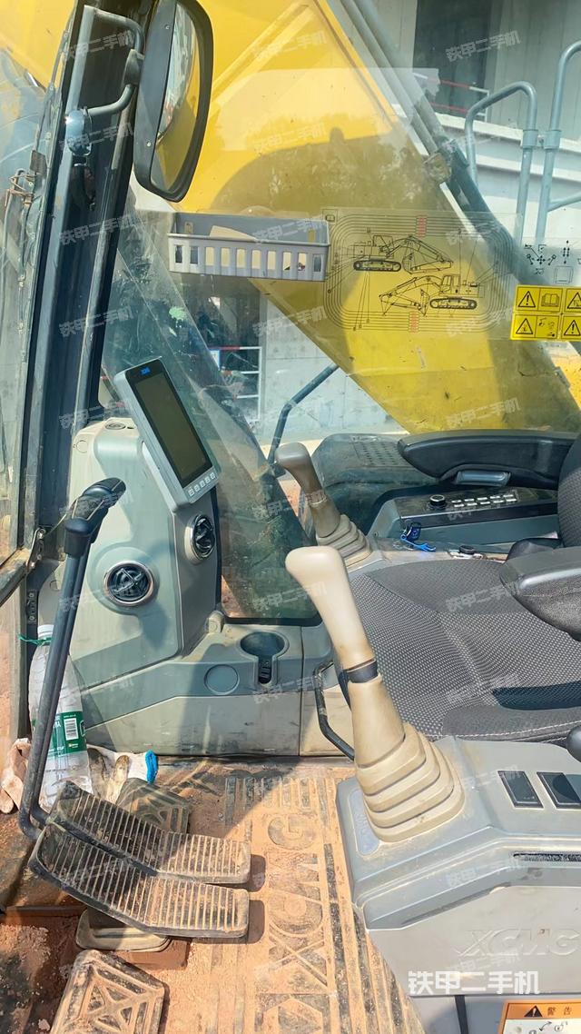 驾驶室整体（整机外观）