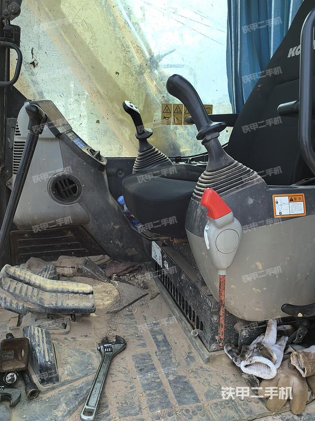 驾驶室整体（整机外观）