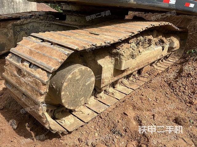 右側(cè)履帶整體(行走機(jī)構(gòu)) 右側(cè)履帶整體(行走機(jī)構(gòu))