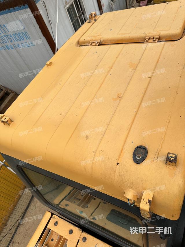 驾驶室顶部（整机外观）