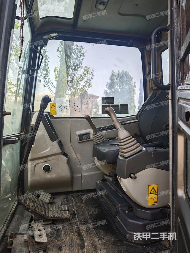 驾驶室整体（整机外观）