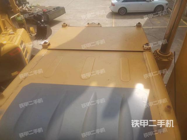 驾驶室顶部（整机外观）