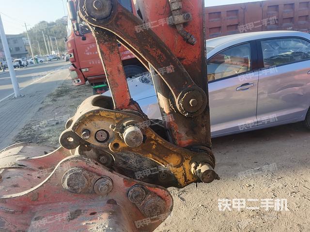 回转马达和主控阀（整机外观）