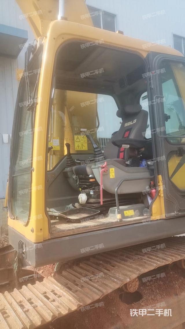 驾驶室整体（整机外观）