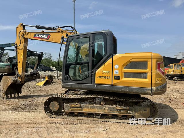 驾驶室整体（整机外观）