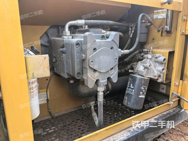 液壓泵斜45?左（大件艙室）