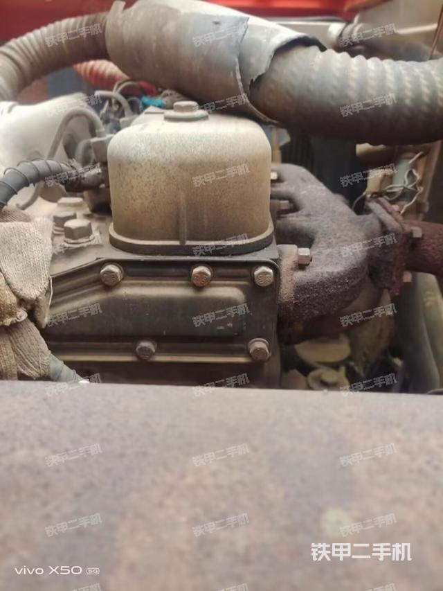 回转马达和主控阀（整机外观）