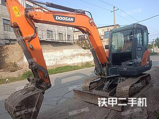 青岛斗山DX55-9C挖掘机实拍图片
