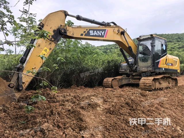 三一重工SY215C挖掘机