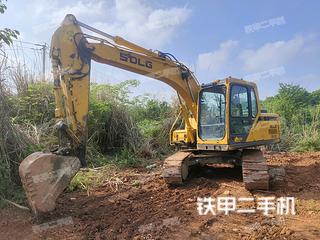 大理山东临工LG6135E挖掘机实拍图片