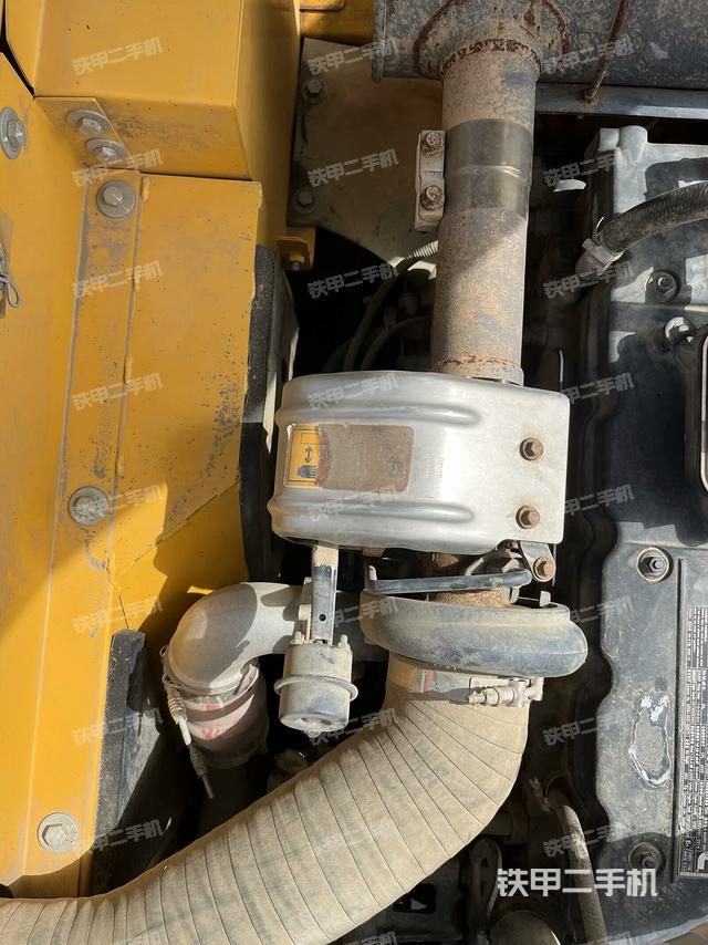 氣門室蓋螺絲特寫(上車部件) 氣門室蓋螺絲特寫(上車部件)