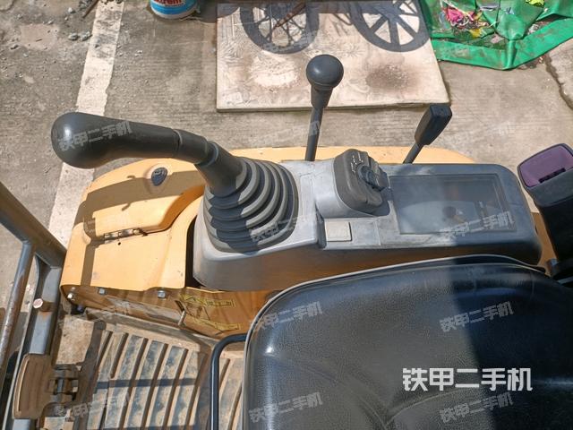 后窗玻璃角標(biāo)（駕駛室部分）