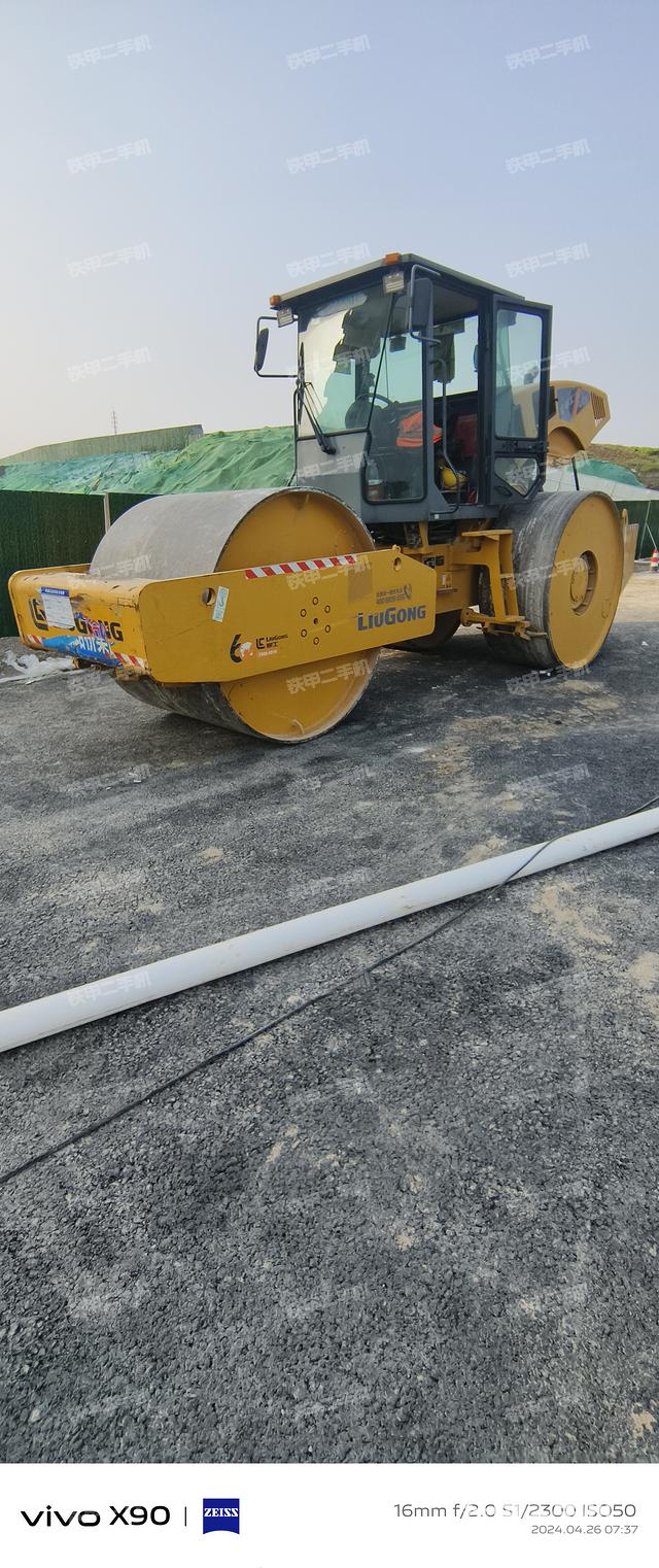柳工CLG6324压路机