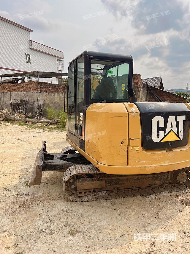 驾驶室顶部（整机外观）