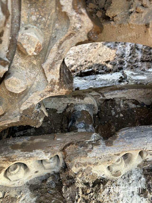 单侧履带整体（整机外观）