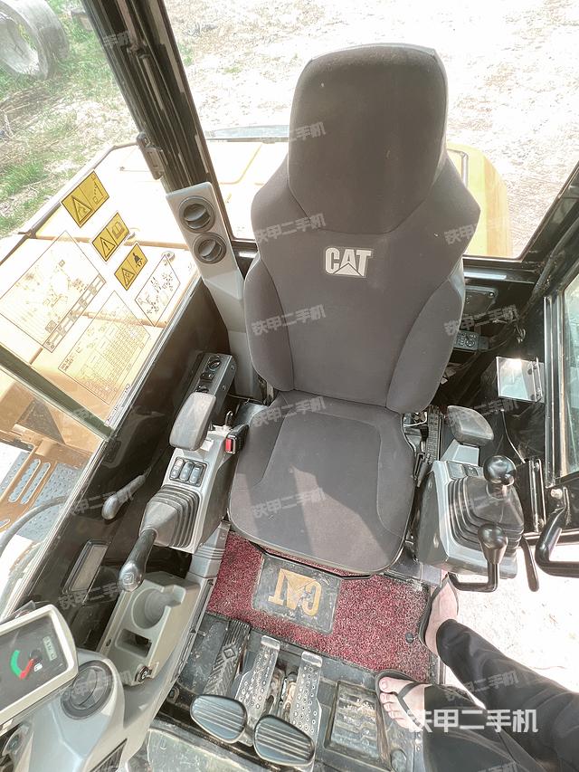 驾驶室整体（整机外观）