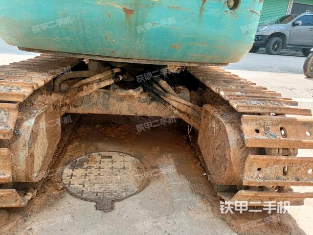 轉(zhuǎn)盤和下車架正前（工作和回轉(zhuǎn)裝置）