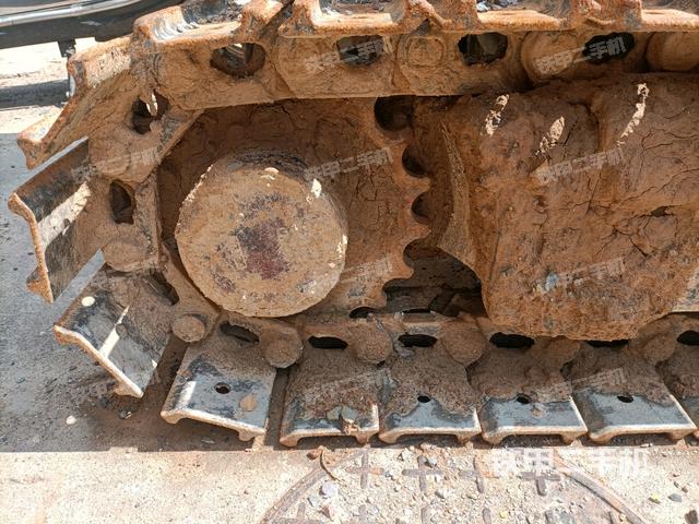 左驅(qū)動輪（行走機(jī)構(gòu)）