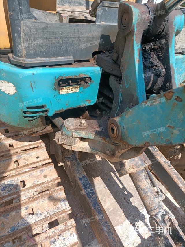 大臂根部?斜（工作和回轉(zhuǎn)裝置）