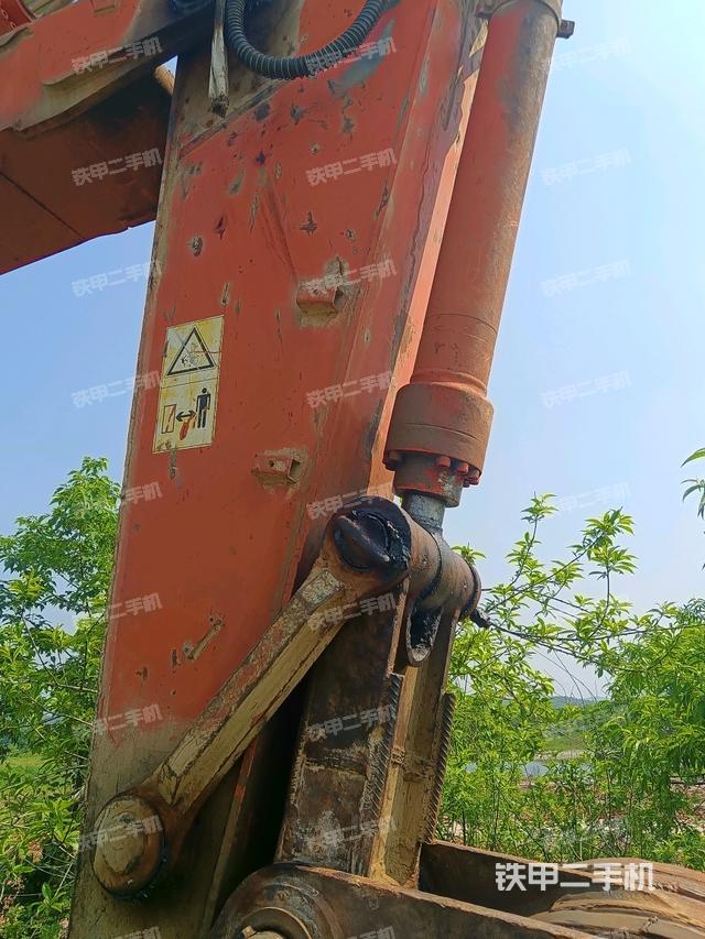 小臂整體左后(工作和回轉(zhuǎn)裝置) 小臂整體左后(工作和回轉(zhuǎn)裝置)