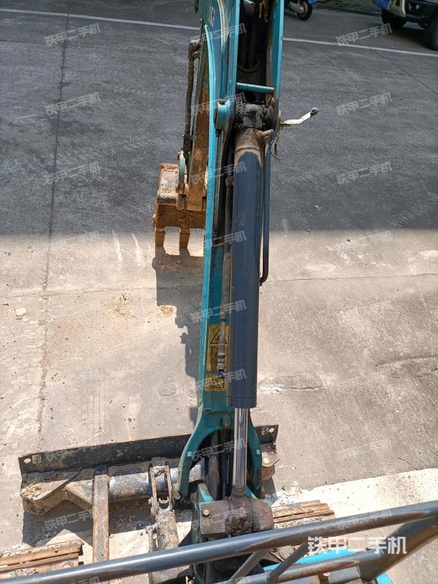 大臂背部俯視（工作和回轉(zhuǎn)裝置）