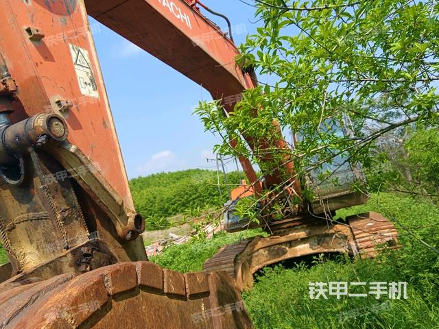 右前45(整機(jī)外觀) 右前45(整機(jī)外觀)
