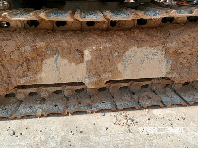 右驅(qū)動輪（行走機(jī)構(gòu)）