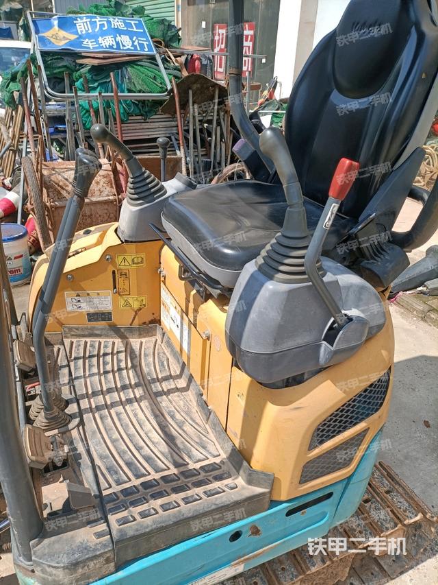 ?駕駛室正側(cè)（駕駛室部分）