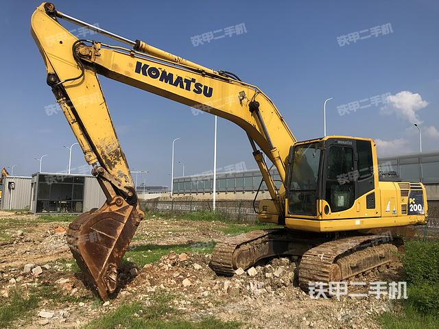小松PC200-8M0挖掘机