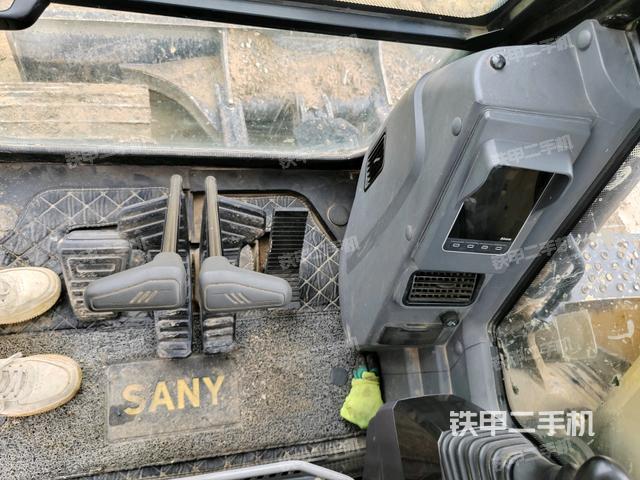 座椅左側(cè)控制臺/音響/含左手柄（駕駛室部分）