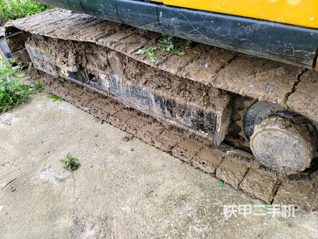 左驅(qū)動輪（行走機(jī)構(gòu)）