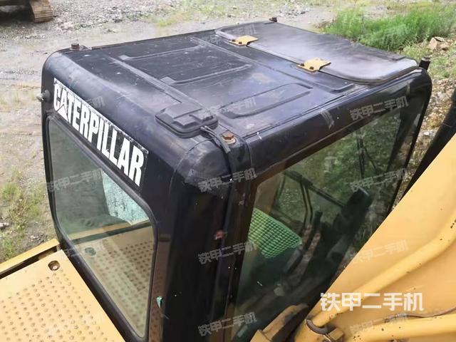 驾驶室顶部（整机外观）