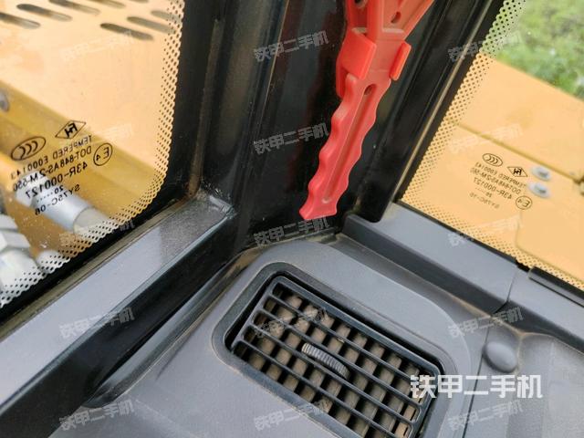 座椅右側(cè)控制臺/鑰匙門/油門/含右手柄（駕駛室部分）