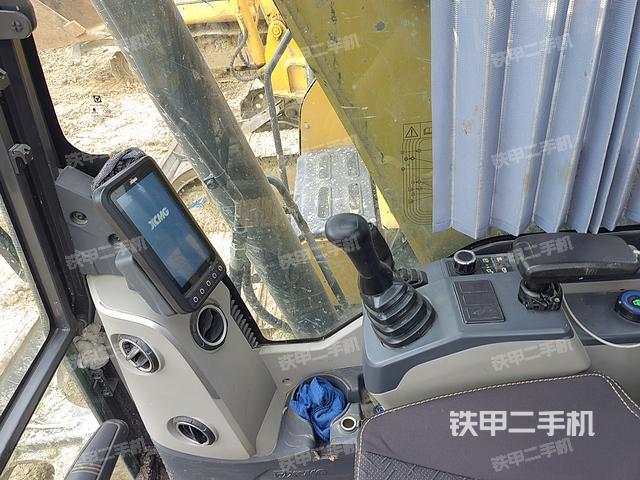 驾驶室整体（整机外观）