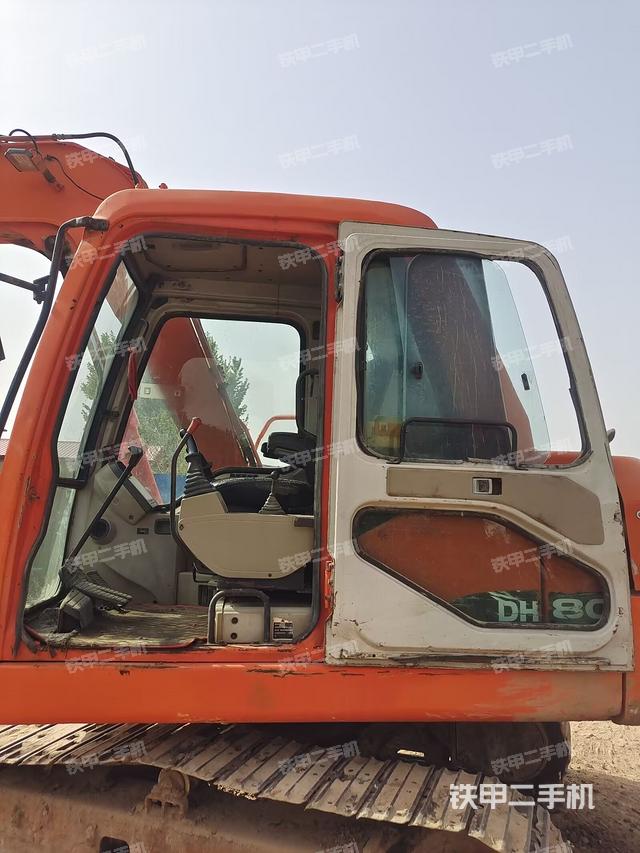 驾驶室整体（整机外观）