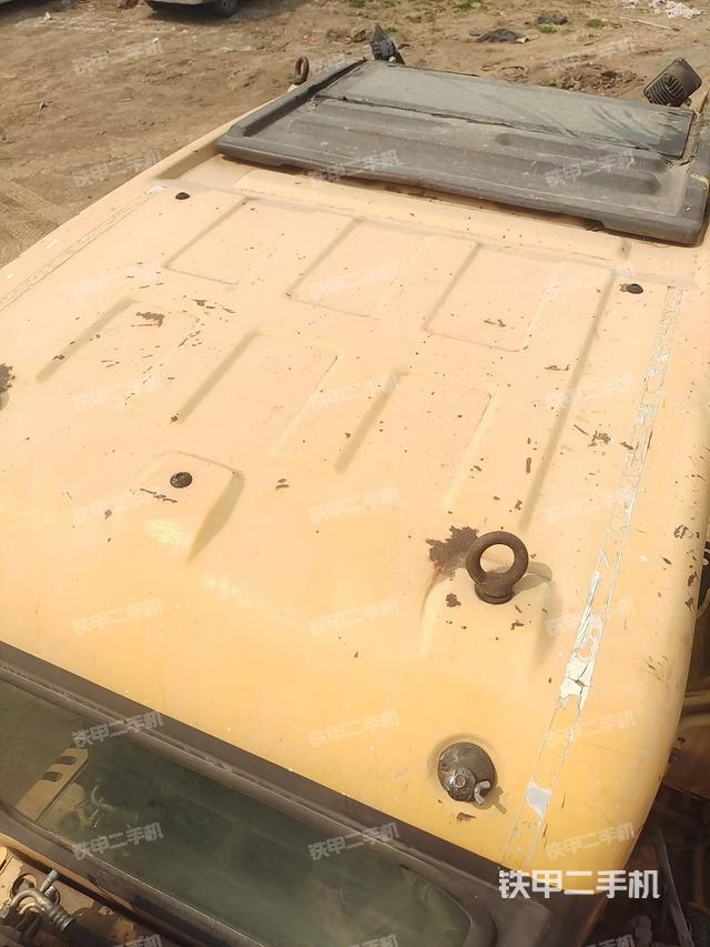 驾驶室顶部（整机外观）