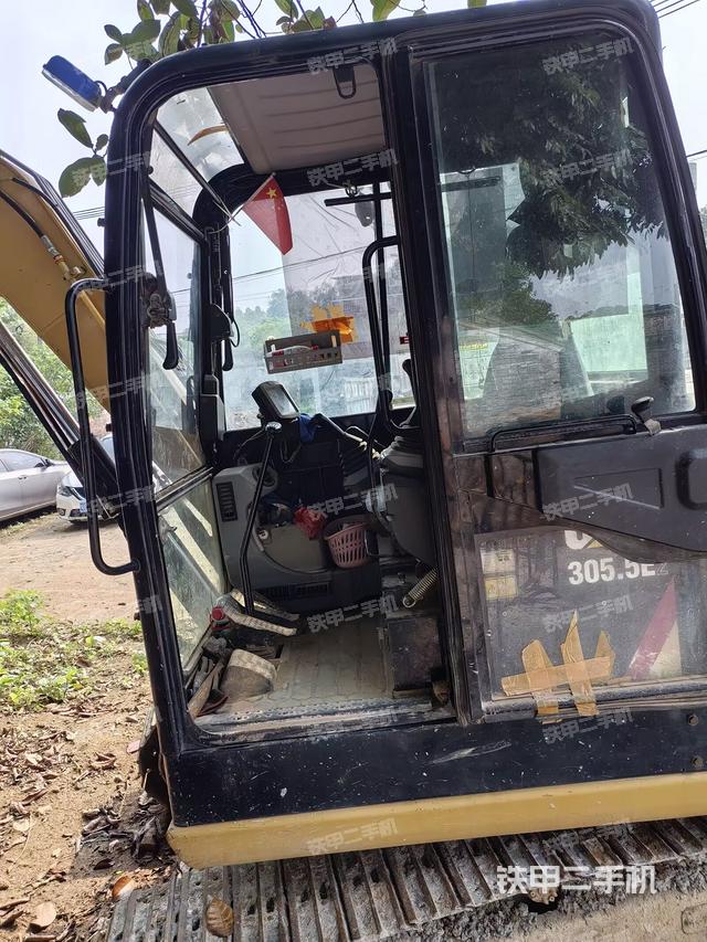 驾驶室整体（整机外观）