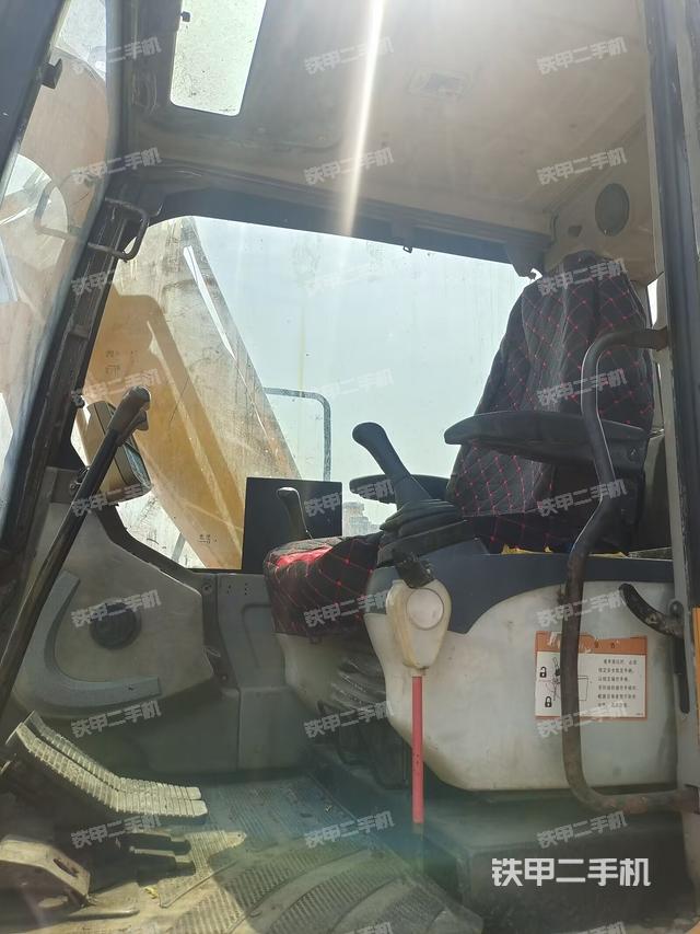 驾驶室整体（整机外观）