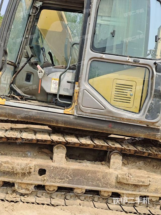 驾驶室整体（整机外观）