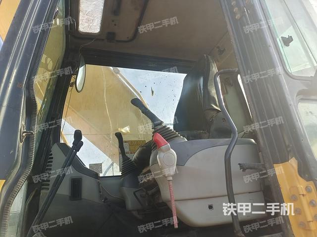 驾驶室整体（整机外观）