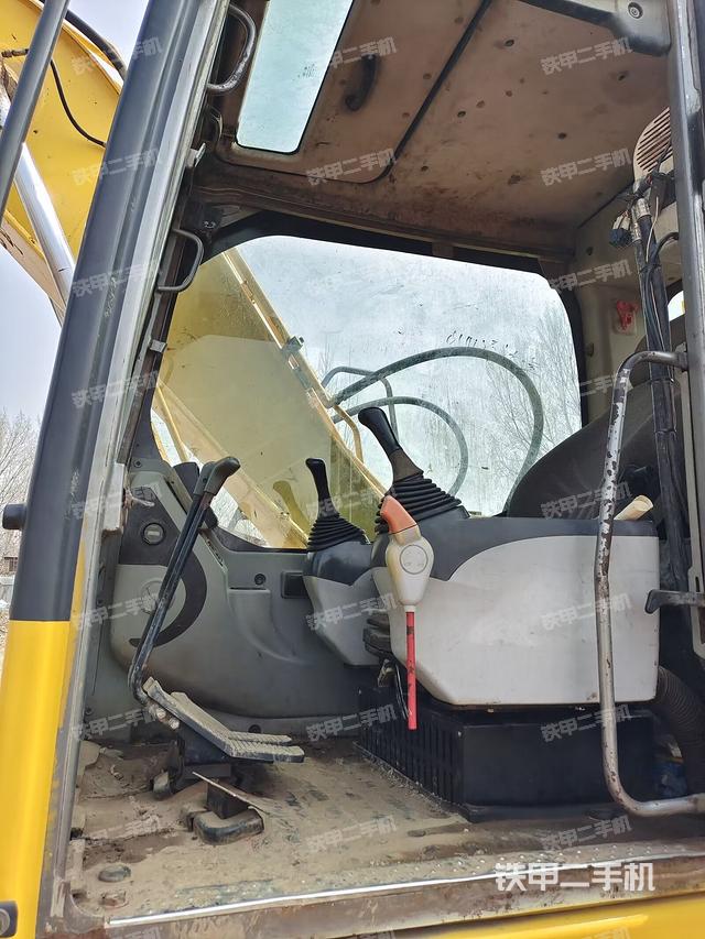 驾驶室整体（整机外观）