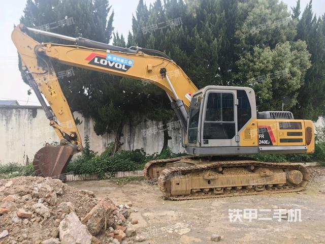 雷沃重工FR220E挖掘机