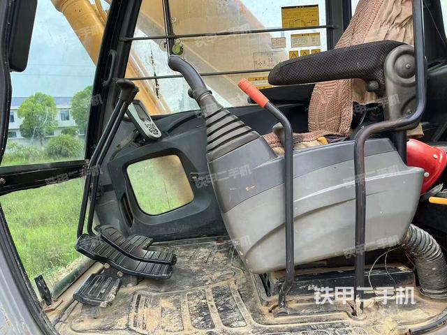 驾驶室整体（整机外观）