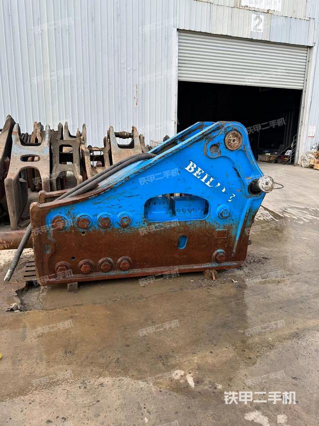 整机左侧（设备外观及核心部件）