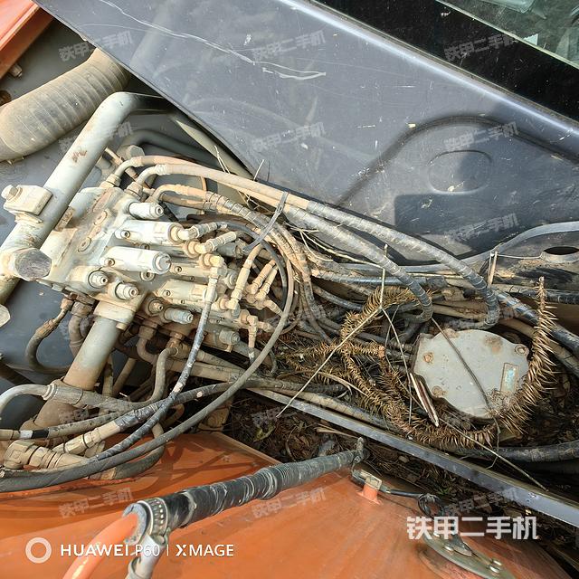 回转马达和主控阀（整机外观）