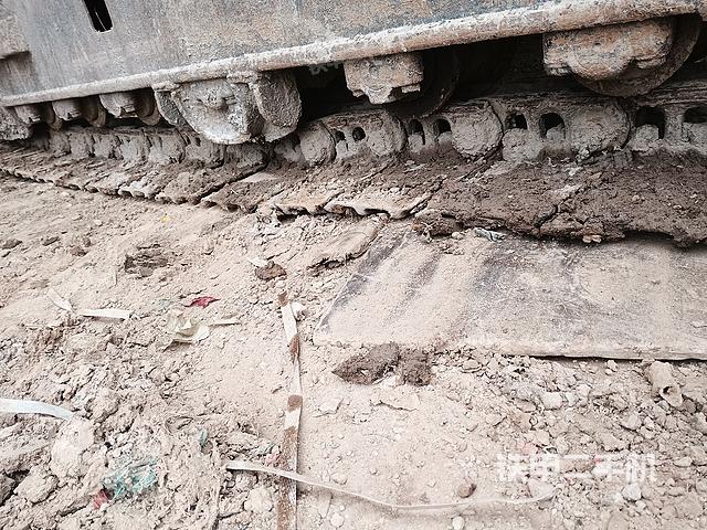 驾驶室顶部（整机外观）