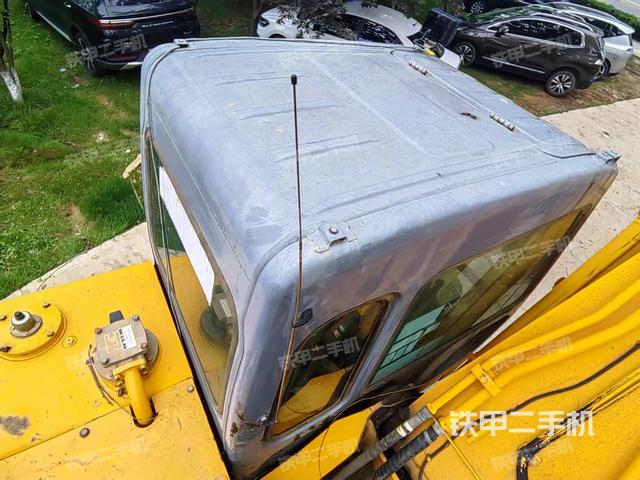 驾驶室顶部（整机外观）