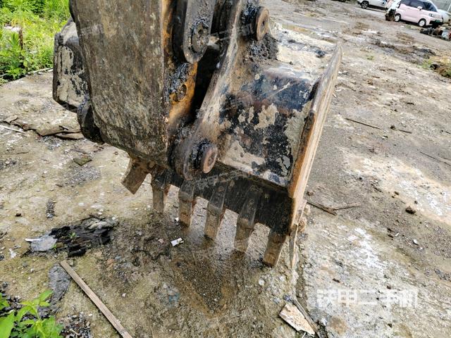 鏟斗右后整體（工作和回轉(zhuǎn)裝置）