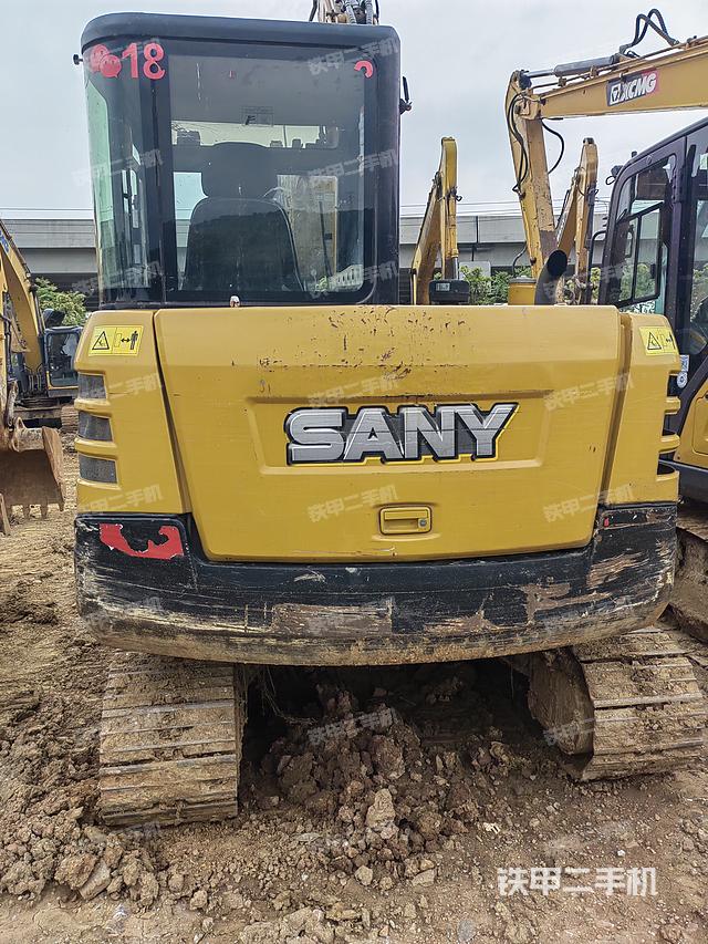 驾驶室顶部（整机外观）